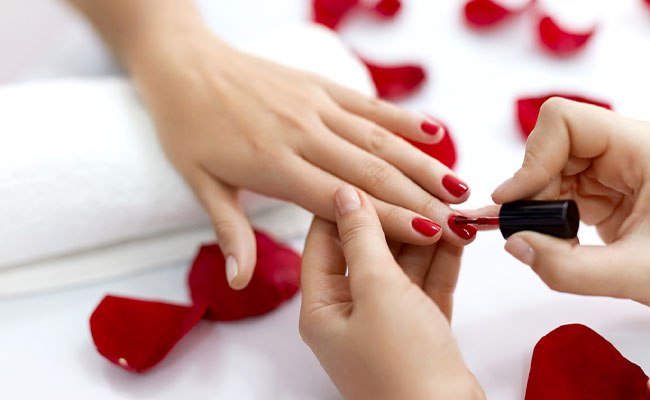 Pose de vernis semi-permanent mains et pieds 