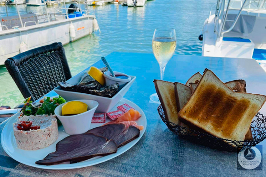 Petit déjeuner au choix (2 pers)