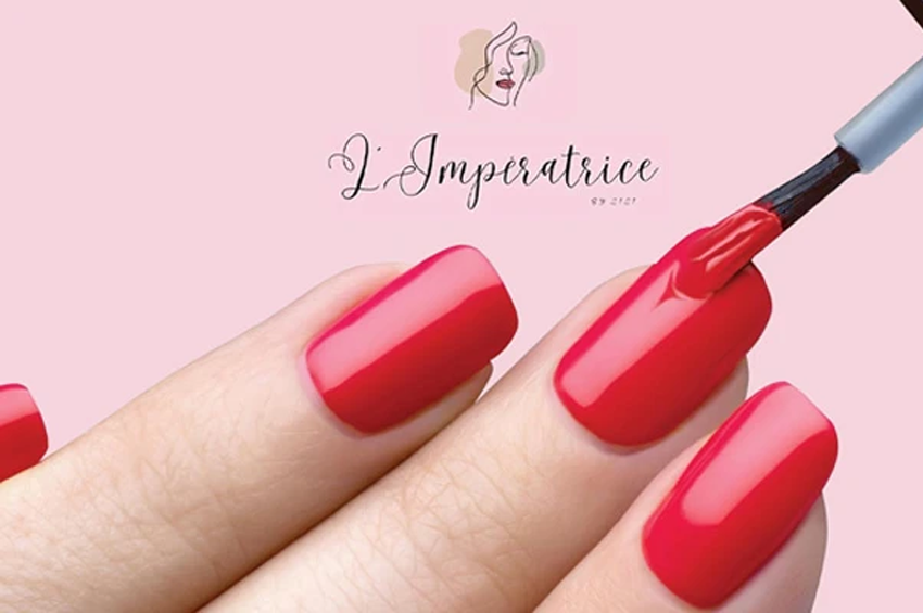 Pose vernis de semi-permanent mains